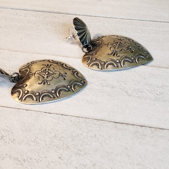 Navajo Vincent Joe Platero, Sterling Silver Stamped Heart Earrings - Picture 8 of 14